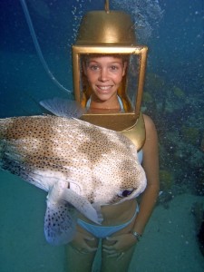 Clear shot of Sandy Hartley and E.T. the puffer.
